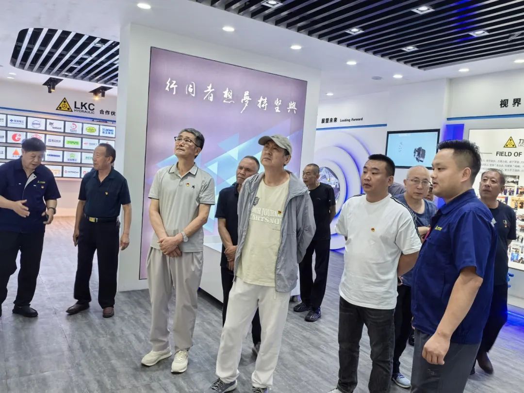 1751417228173413.jpg 舉辦慶祝中國共產(chǎn)黨成立104周年主題黨日活動3.jpg